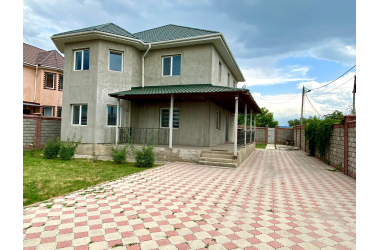 Продам дом · 6 комнат · 166 м² · 6.3 сот., ул. Иле